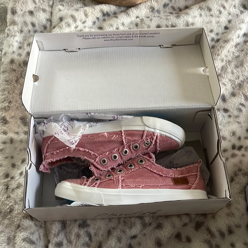 Blowfish dusty pink size 7